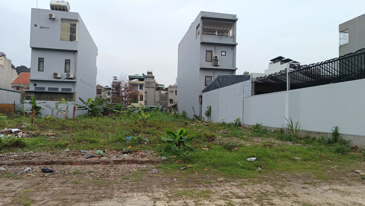 Bán đất Phố Đặng Thuỳ Trâm, 236m2 mặt tiền 10m, gần Bãi tắm Hòn Gai. Liên hệ ngay