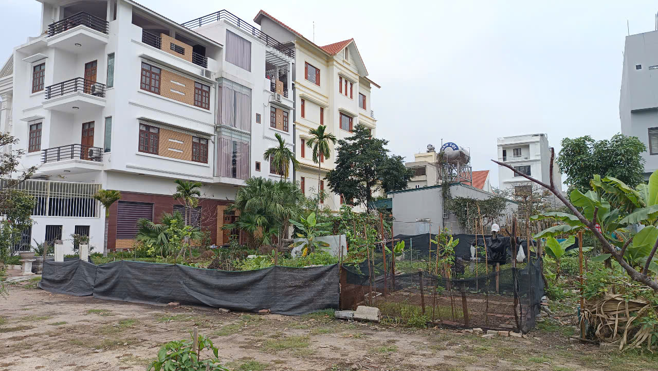 Bán đất Phố Đặng Thuỳ Trâm, 236m2 mặt tiền 10m, gần Bãi tắm Hòn Gai. Liên hệ ngay