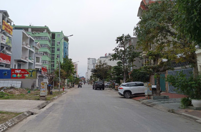 Bán đất Phố Đặng Thuỳ Trâm, 236m2 mặt tiền 10m, gần Bãi tắm Hòn Gai. Liên hệ ngay