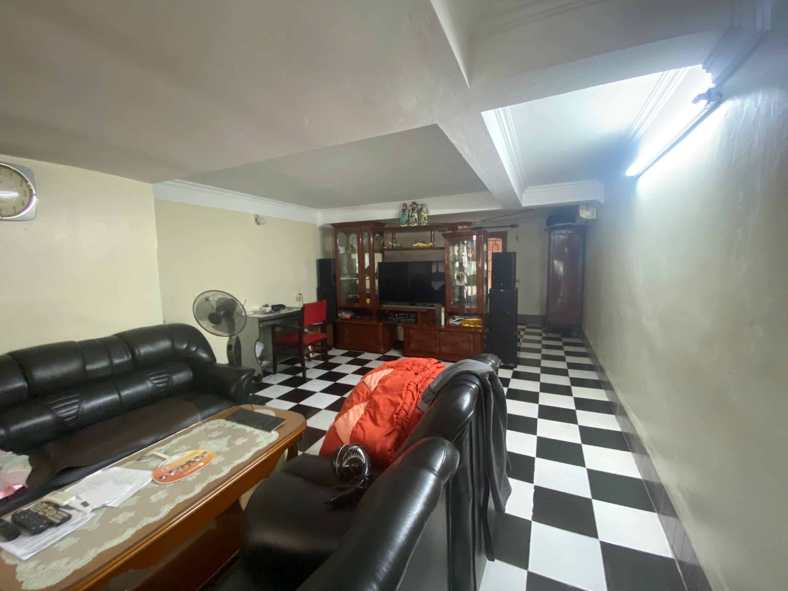 Nhà Xây kiên cố ngay cạnh trung tâm phường Hồng Hải thành phố Hạ Long, cần bán