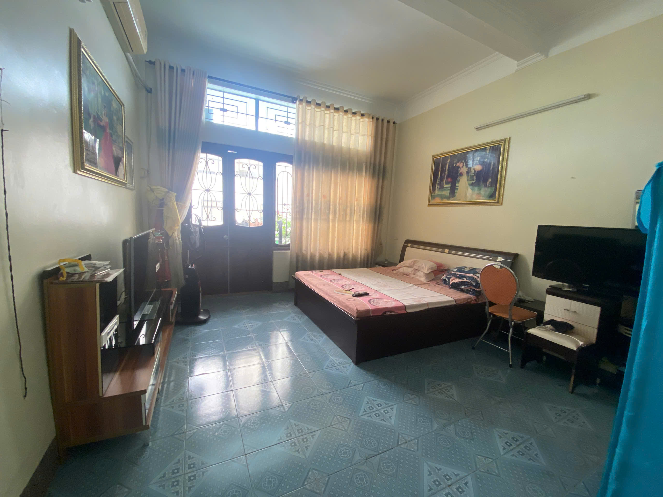 Nhà Xây kiên cố ngay cạnh trung tâm phường Hồng Hải thành phố Hạ Long, cần bán