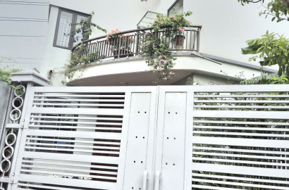 Nhà xây kiên cố 194m2 cạnh Metro Hạ Long, đường Ô tô, 4 ngủ 3 WC, giá bán gấp