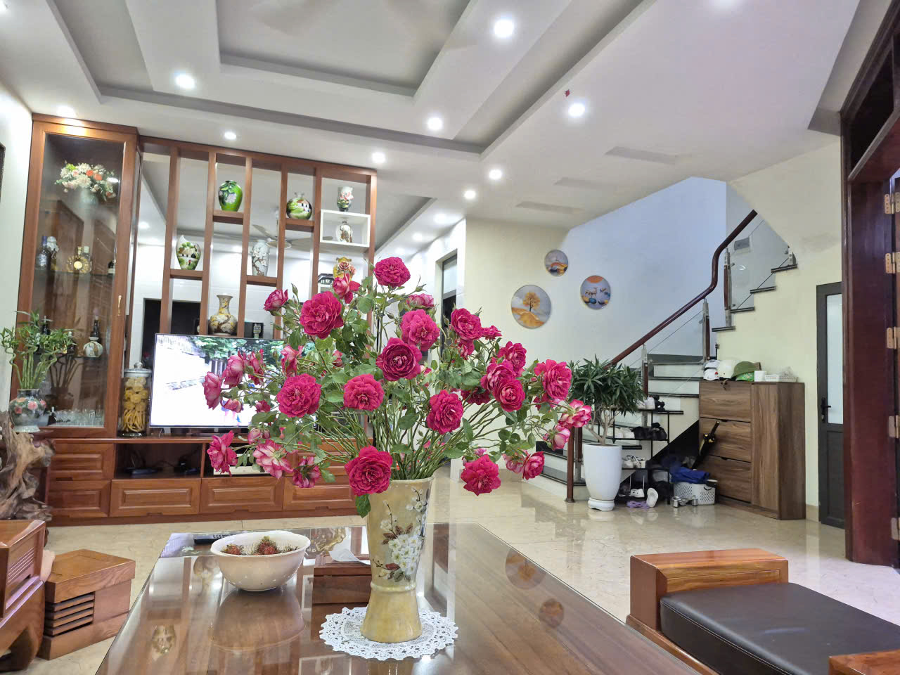 Nhà xây kiên cố 194m2 cạnh Metro Hạ Long, đường Ô tô, 4 ngủ 3 WC, giá bán gấp